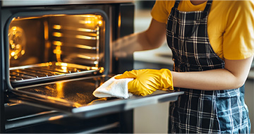 What’s Involved in Your oven cleaning st clair Appointment?