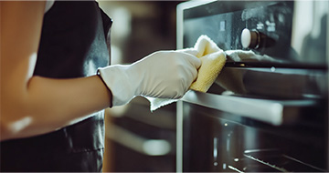 What’s Included in Our Oven Cleaning Process